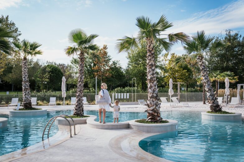 Pareus Beach Resort Familie Pool small