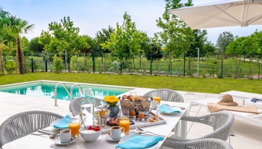 Bild - Pareus Real Estate - Ferienhaus zum Kauf in Italien - mit traumhaften Garten und privatem Pool
