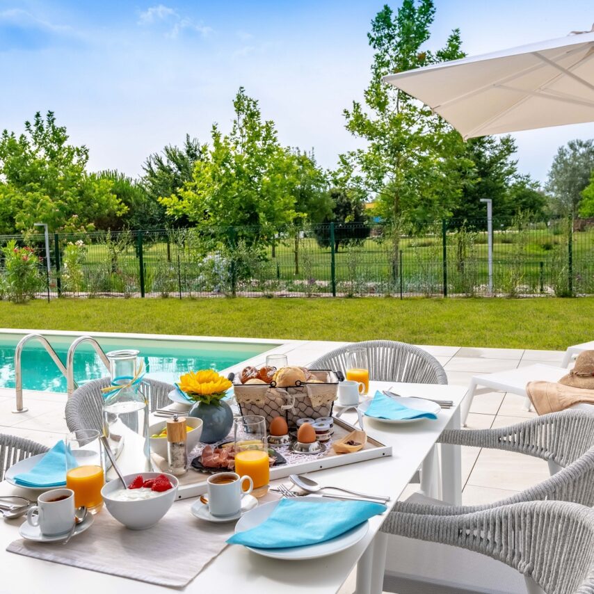 Bild - Pareus Real Estate - Villa Mare mit traumhaften Garten und privatem Pool
